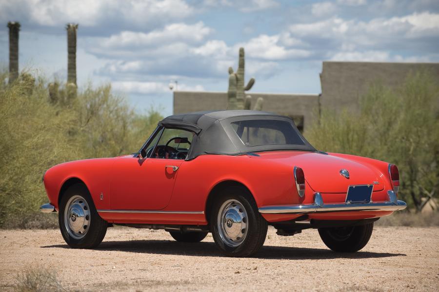  Alfa Romeo Giulia Spider Normale 1966 года  (фото 2 из 9)